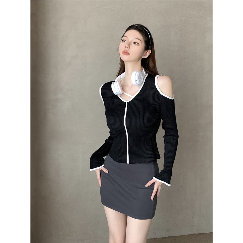 QADCOL  Áo Len Lửng Tay Dài Cổ Chữ V Hở Vai Thời Trang Dành Cho Nữ