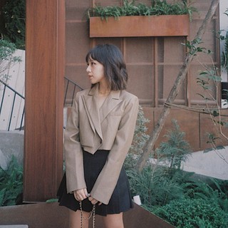 Áo khoác blazer dáng lửng Sand Cropped - Leve Concept