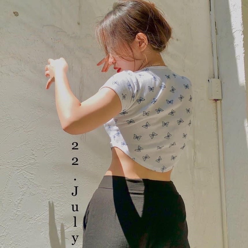 [SIÊU HOT]  Áo Croptop Kiểu Bông Hoa Nhý, Nút Bấm Với Màu Trắng Tinh Khôi