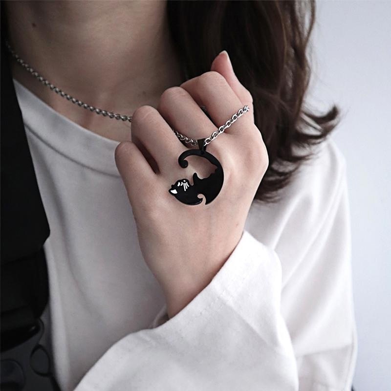 Set 2 Vòng cổ Thép Titan Mặt Hình Mèo Trắng Đen Cho Cặp Đôi