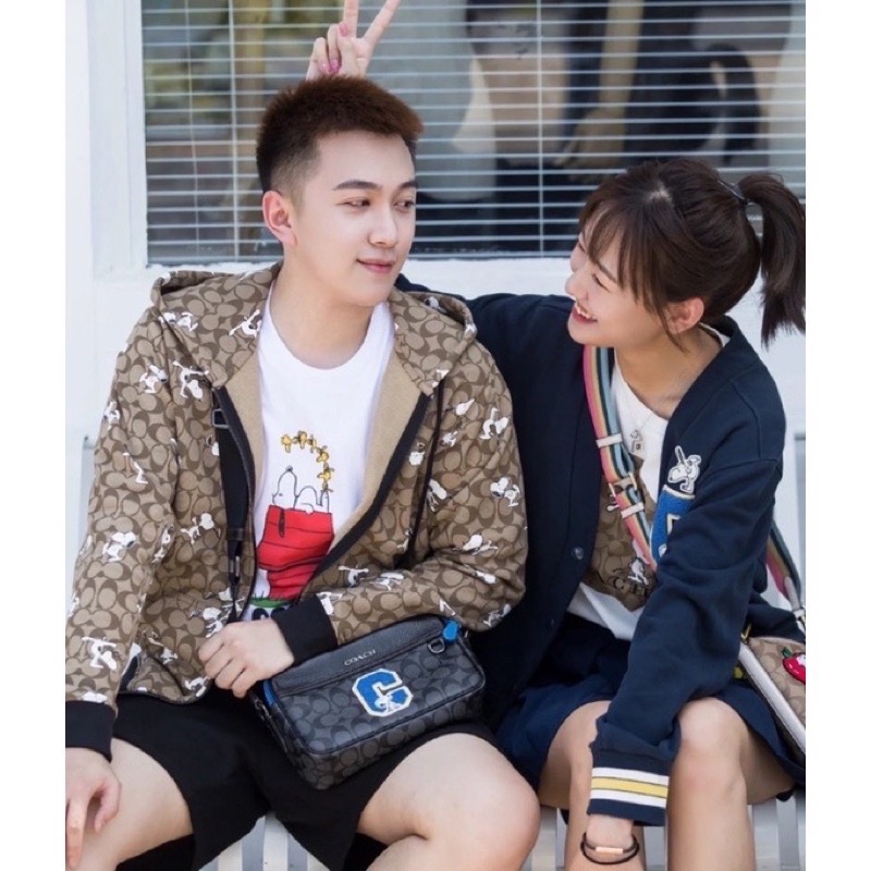 Túi đeo chéo Coach dây bản to unisex