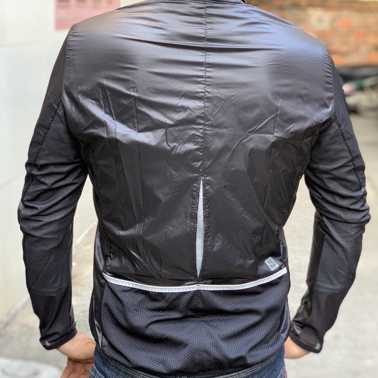 Áo gió đạp xe siêu nhẹ Nenk màu Đen