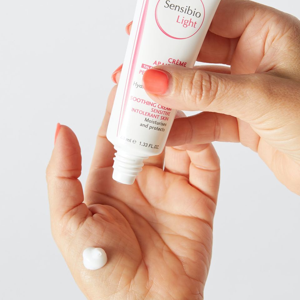 Kem dưỡng ẩm làm dịu cho da nhạy cảm Bioderma Sensibio Light - 40ml [NHẬP KHẨU CHÍNH HÃNG 100%]