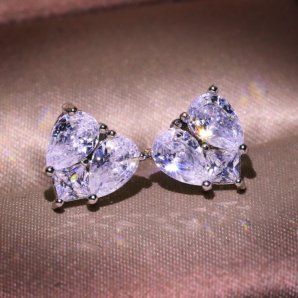 [Hàng mới về] Phụ kiện trang trí móng tay hình tráI tim 3d sang trọng