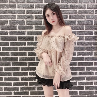 Áo bèo trễ vai chấm bi mặc được 2 kiểu