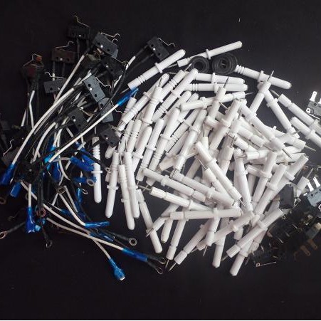 Kim Sứ Đánh Lửa Bếp Gas Âm Chính Hãng