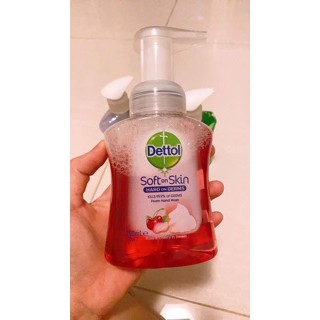 Nước Rửa Tay Diệt Khuẩn Dettol Revitalise Antibacterial Hand Wash - 250mL Úc