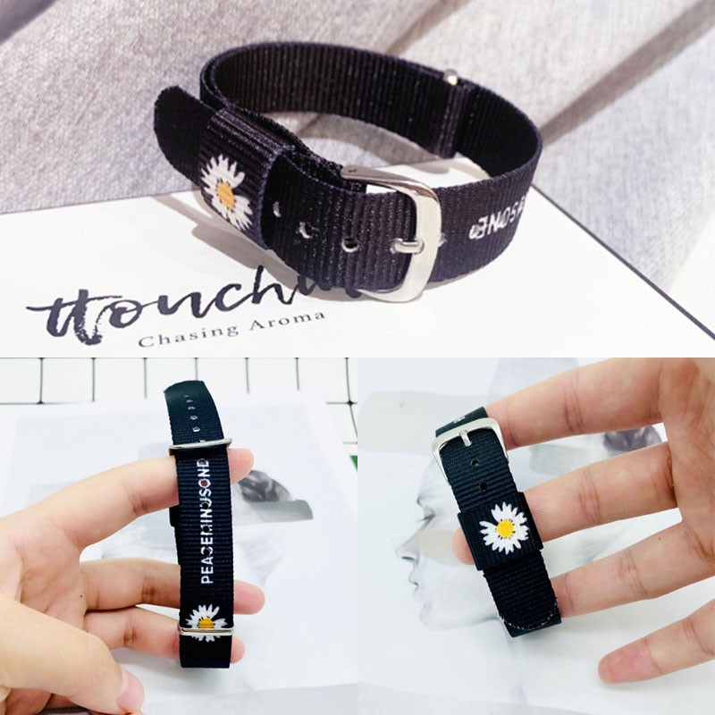 Vòng tay mặt hoa cúc nhỏ thiết kế dễ thương thời trang cho nữ | BigBuy360 - bigbuy360.vn