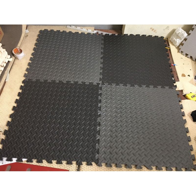 Thanh lý thảm xốp lót sàn kích thước 60x60cm. Thảm ghép miếng vân khế chống trượt loại đẹp dày 1,1cm