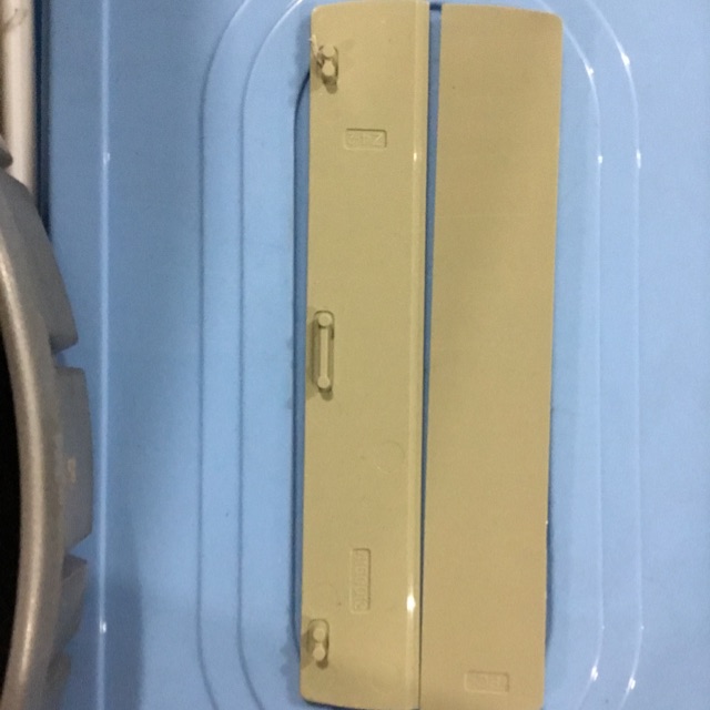 Nẹp nhựa bàn đế máy cắt nhôm LS1030N, LS1040.