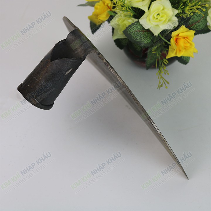 Cuốc dùng làm vườn loại to không cán - D68