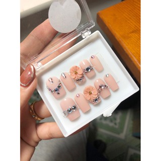 Móng giả úp thiết kế nailbox cô dâu