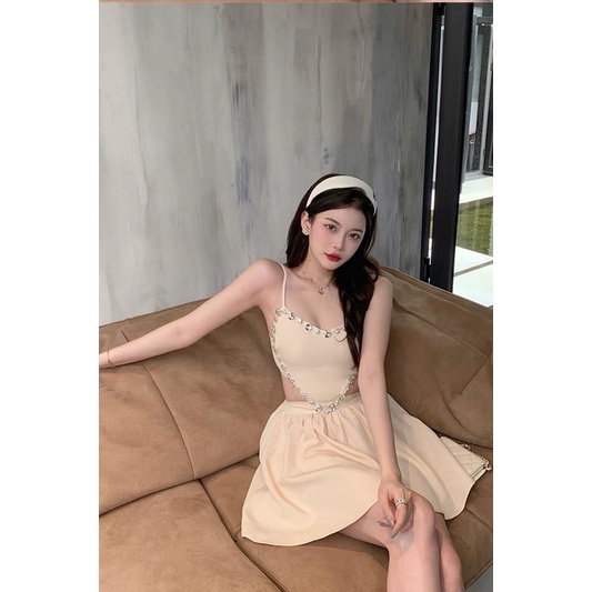 Váy 2 Dây Dáng Xoè Khoét Lưng Trái Tim Đính Đá QCCC