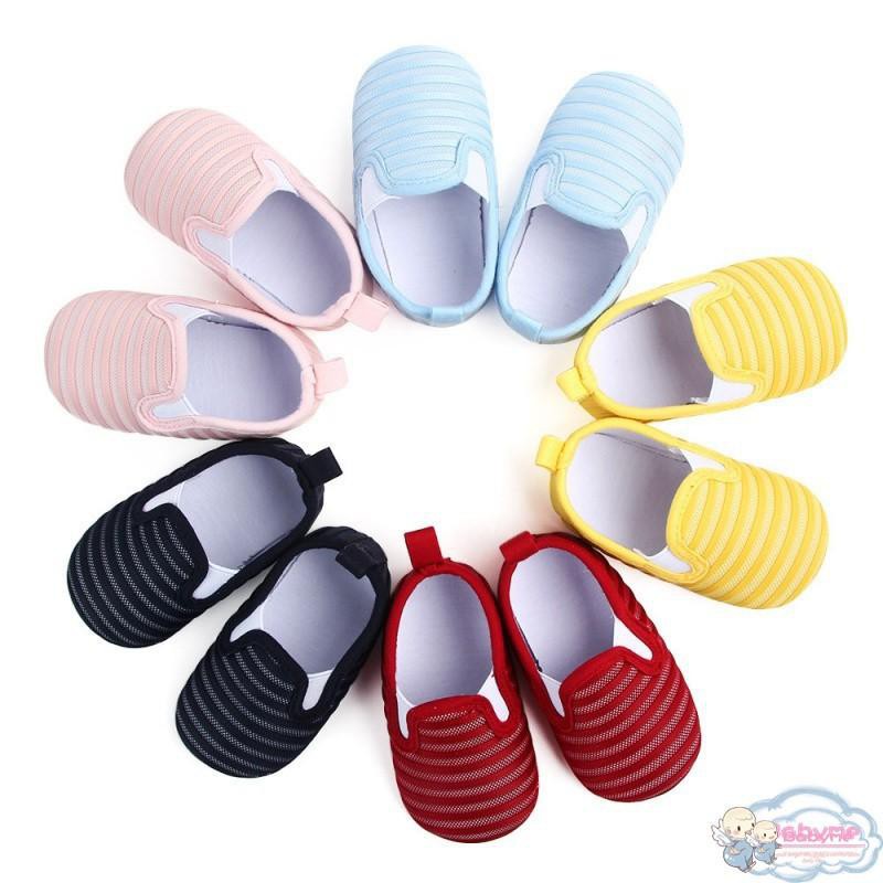 Giày chống trượt mềm mại nhiều màu sắc dễ thương cho bé