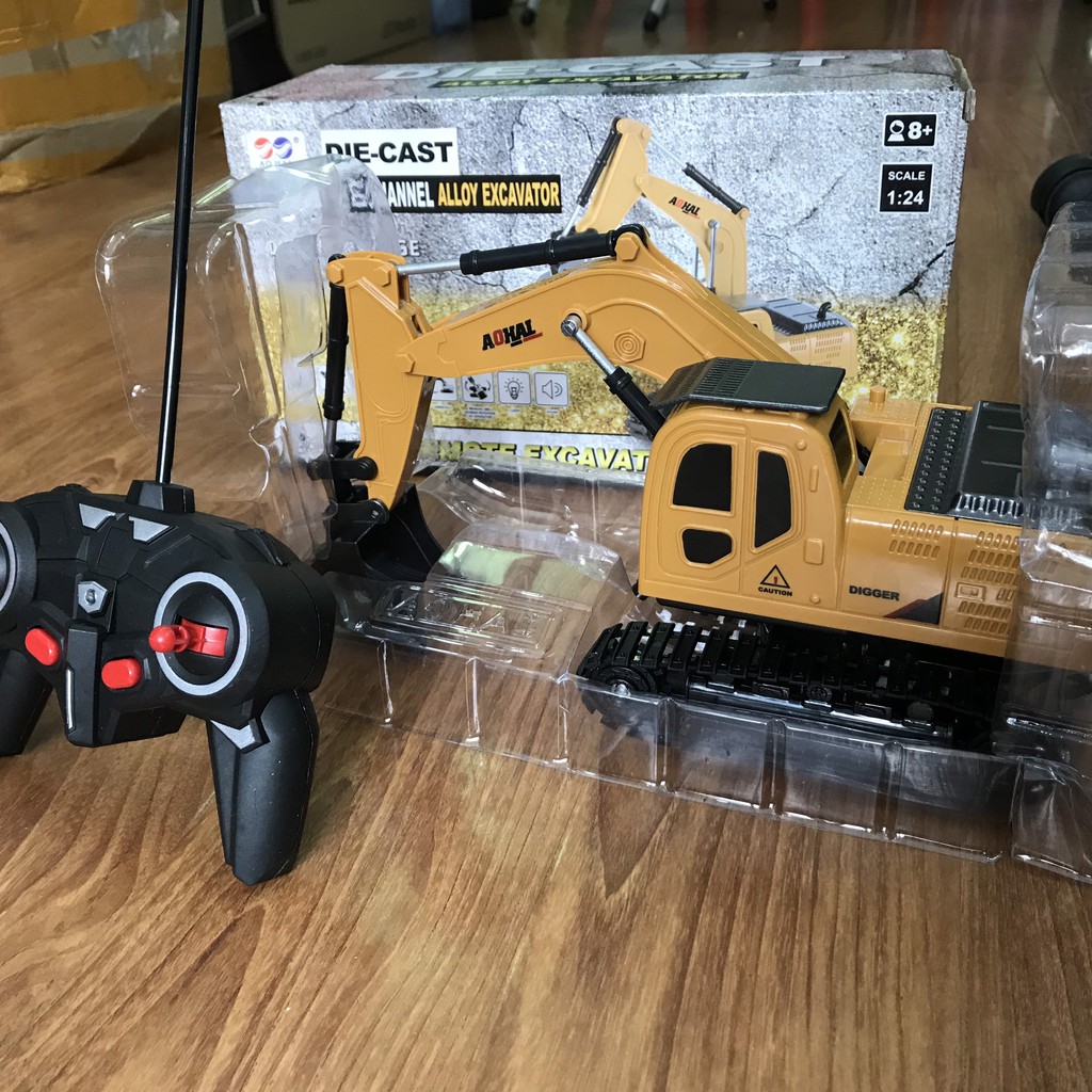 Xe Máy xúc hợp kim điều khiển từ xa quay 360 - Máy cuốc múc súc đồ chơi điều khiển