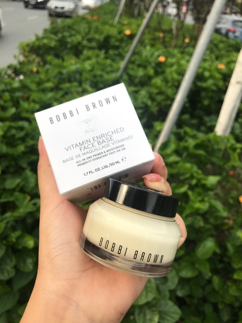 Kem lot Bobbi Brown Vitamin Enriched Face Base