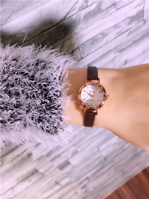 Đồng hồ nữ Yuhao mặt vát 3d nhỏ xinh | BigBuy360 - bigbuy360.vn