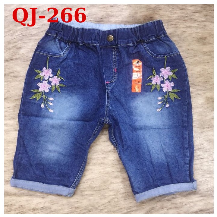 Quần short jean bé gái thêu 18-41kg. Chất jean thun mềm- co giãn nhẹ cho bé thoải mái vận động.