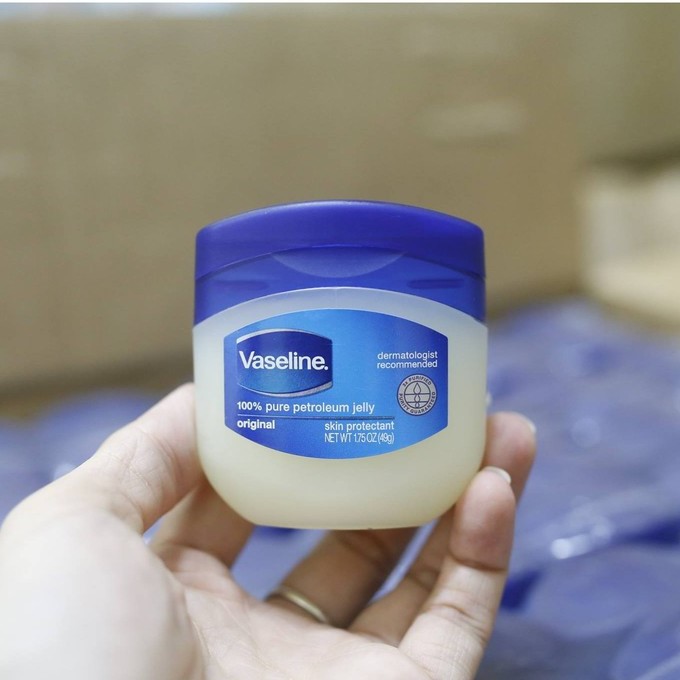 Son Sáp Dưỡng Ẩm Vaseline Đa Năng Mỹ (Dưỡng mềm môi, Dài mi...)