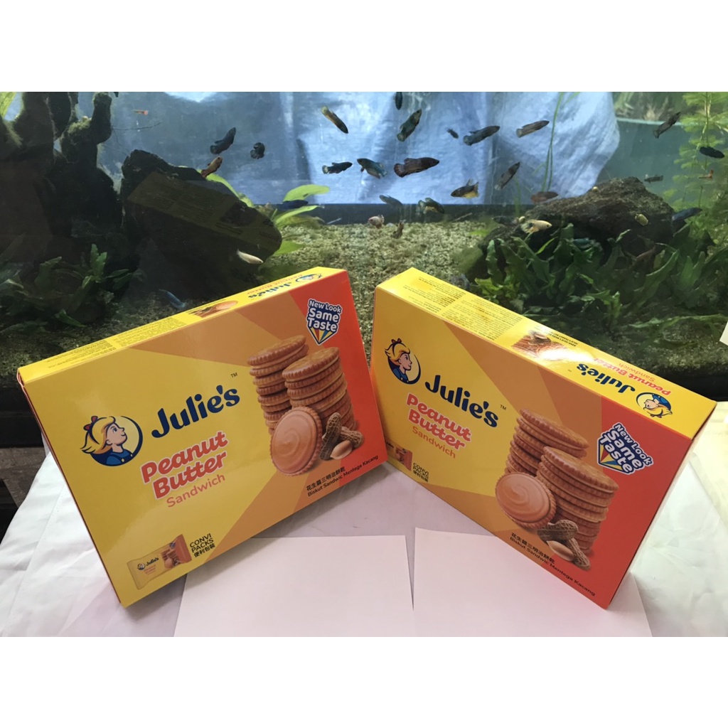 Bánh Quy Julie's Nhân Bơ Đậu Phộng 240g Hộp
