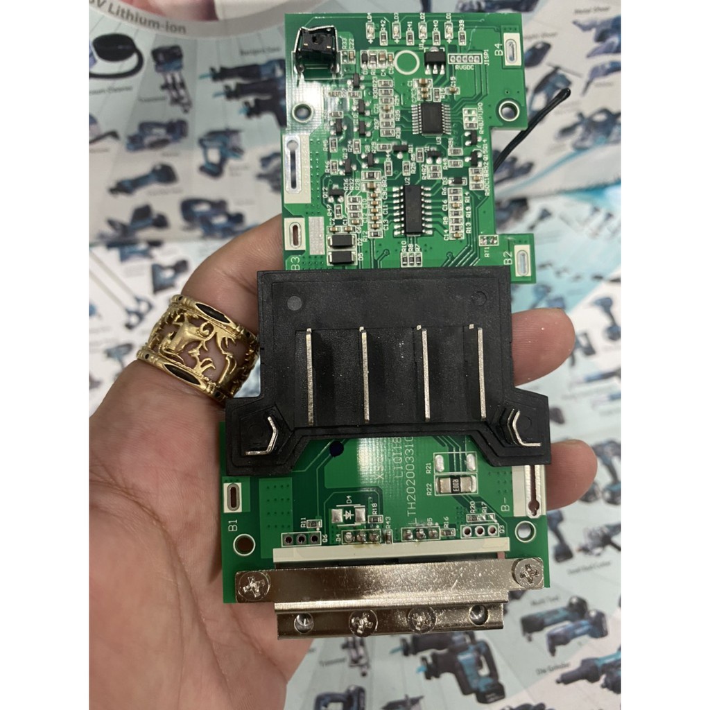 Vỏ mạch pin AEG - RidGid 18V 6.0Ah Li-ion, Led báo pin và nhận sạc zin.