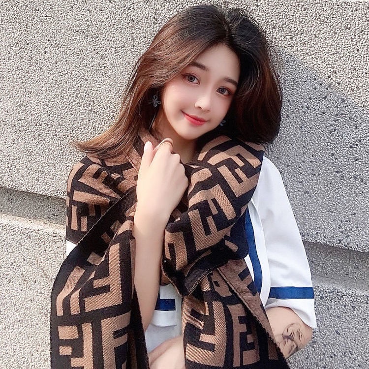 Ms qiu dong han Khăn choàng cổ hai mặt in chữ FF bản mới
 | BigBuy360 - bigbuy360.vn