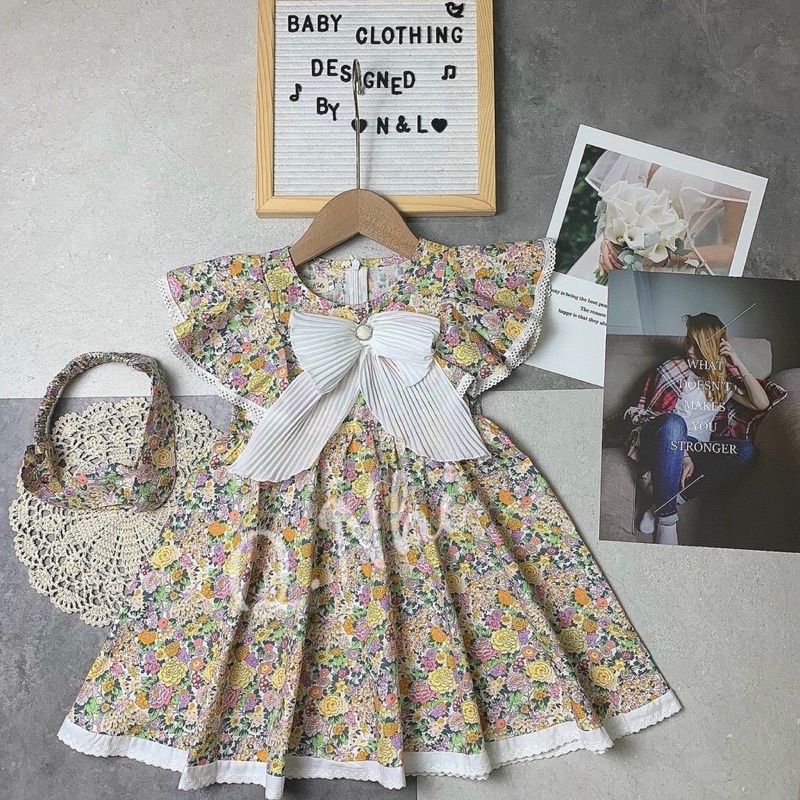 Váy hoa nhí bé 140k