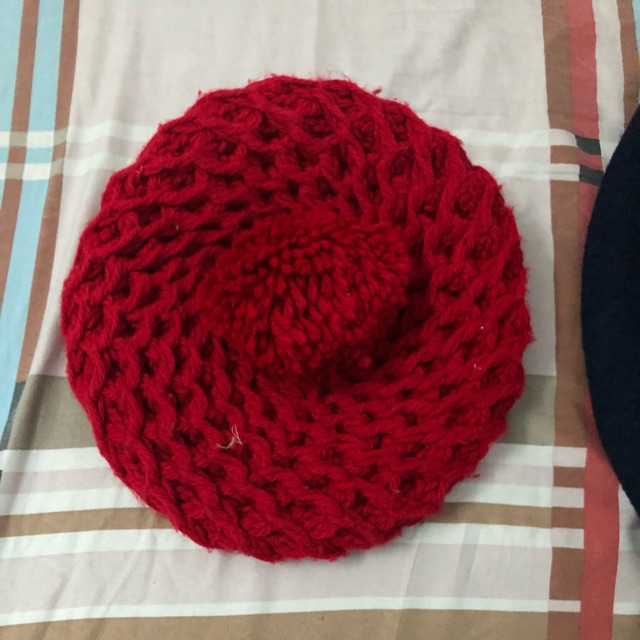 Mũ len đỏ cực xinh