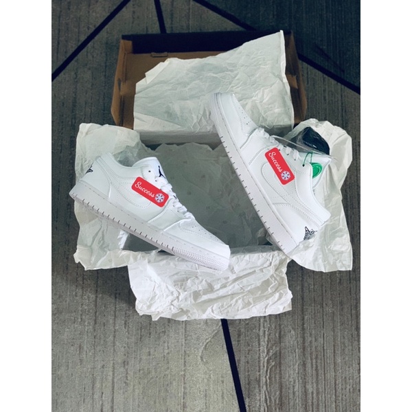 GIÀY THỂ THAO JORDAN 1 LOW TRẮNG GÓT ĐEN