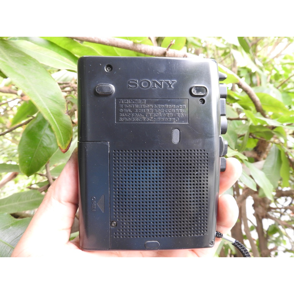 Máy nghe nhạc Cassette Sony TCM-47 loa ngoài loại loa lớn máy có khá đẹp màu vàng hồng