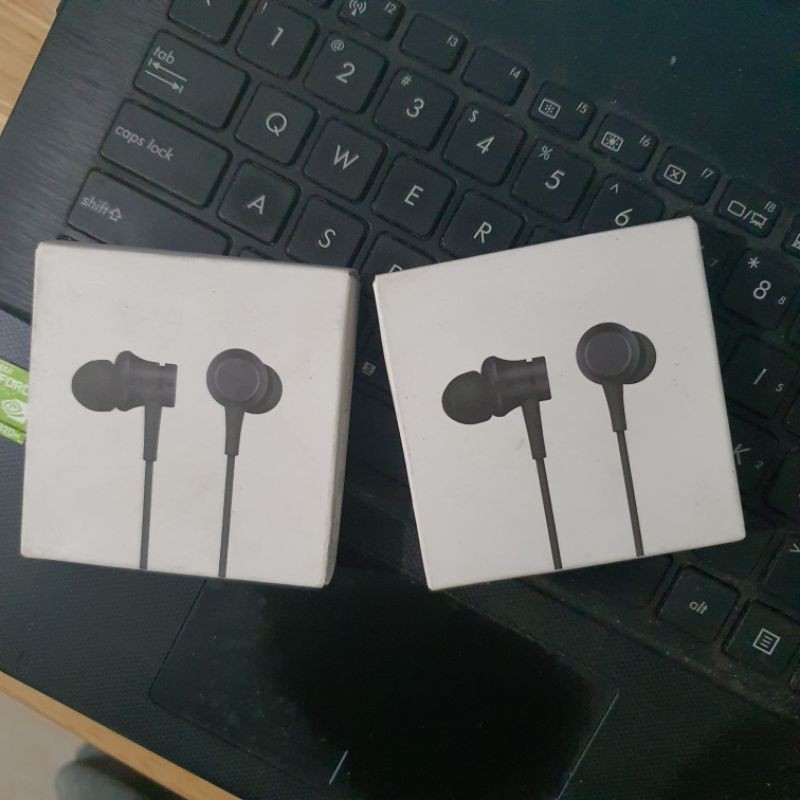 Thanh lý tai nghe Xiaomi in-ear Basic mới 100$