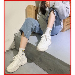 Giày Sneaker nữ giản dị