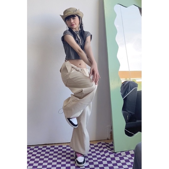 Quần dù be thắt dây eo túi phía sau