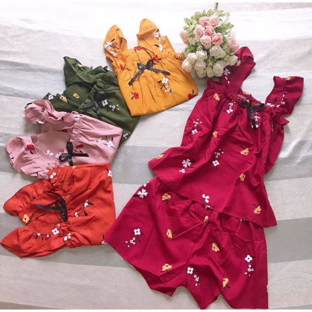 Combo 2 váy cho bé trả khách