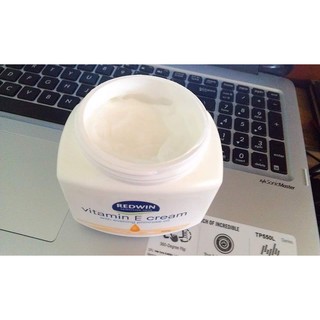 Kem dưỡng da mềm mịn toàn thân REDWIN Vitamin E