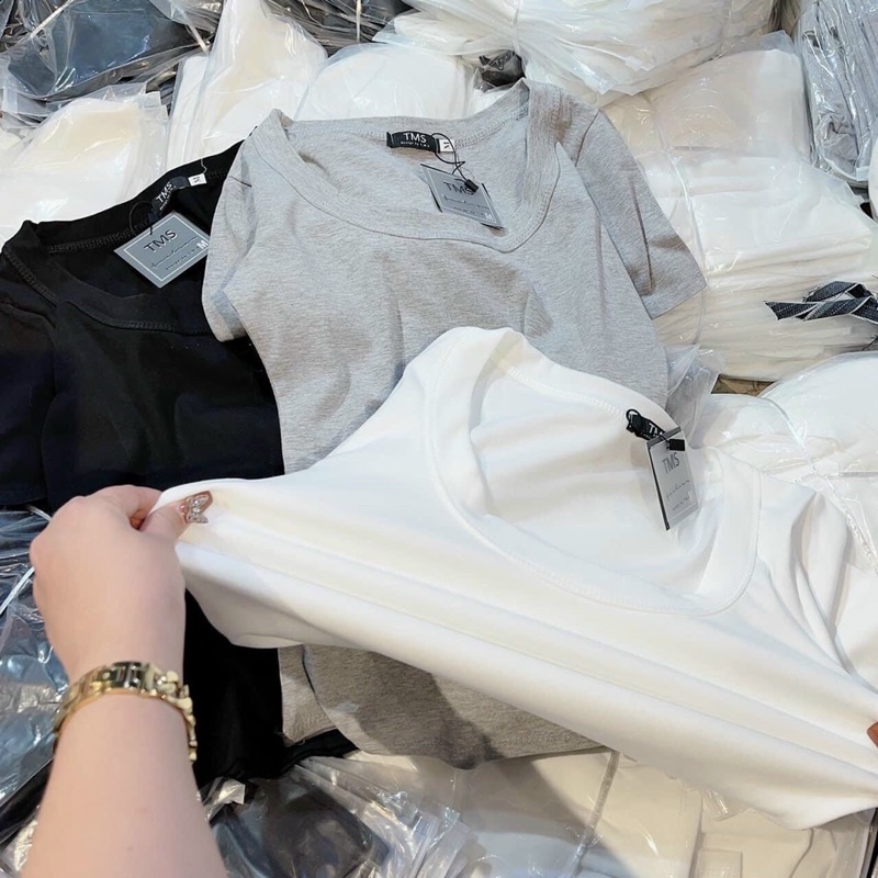 Áo thun nữ trơn màu tay ngắn dày dặn mịn mát