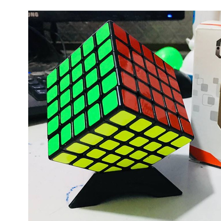 Rubik 5x5x5 Viền đen Mới về Tặng Kèm đế kê. Rubik 5 Xoay êm, trơn