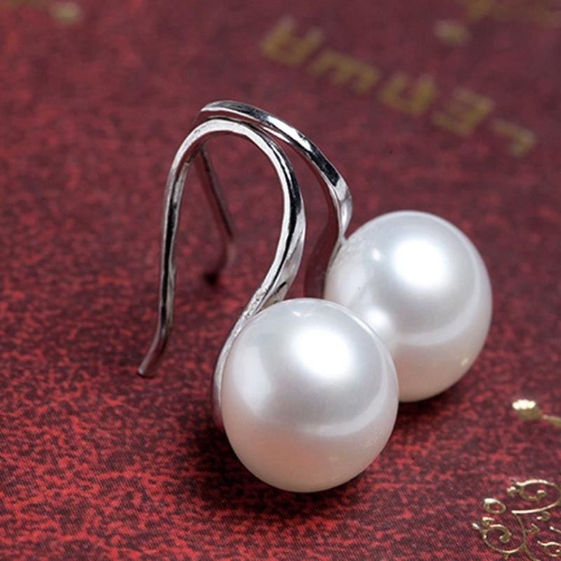 Khuyên tai mạ vàng 18K đính ngọc trai nhân tạo sang trọng