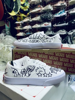 Giày custom đầu lâu
