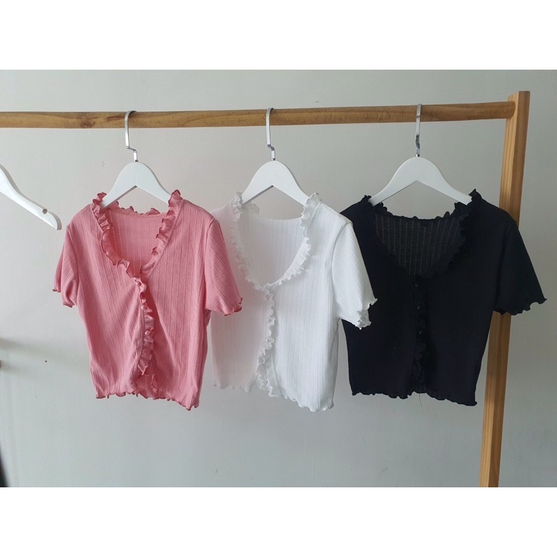 Áo Croptop Viền Bèo Tay Ngắn Phối Cúc Ngọc - AN10