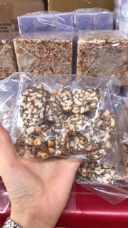 Kẹo lạc đặc sản cao bằng