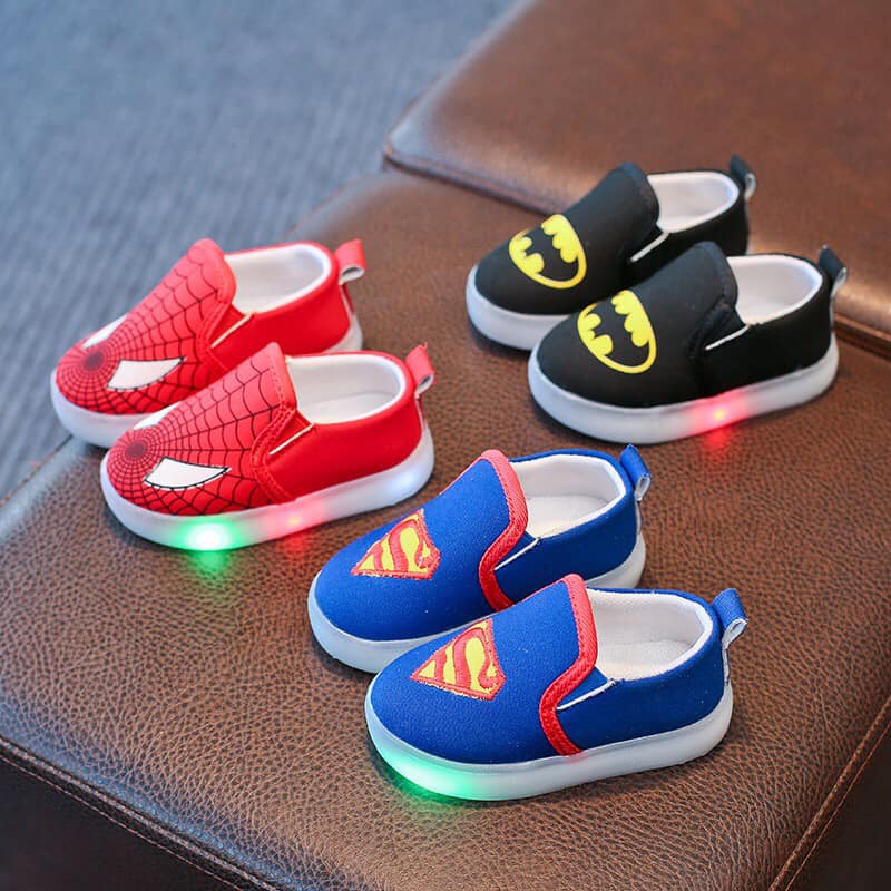 (G477.82)_GIÀY SLIPON SIÊU NHÂN- NGƯỜI NHỆN - BATMAN CÓ ĐÈN CHO BÉ TRAI SIZE 21-30