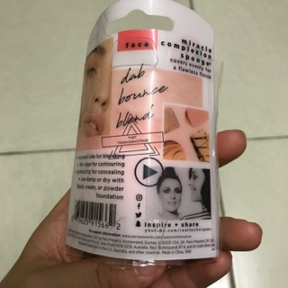 Bông mút trang điểm Real Techniques By Sam & Nic Miracle Complexion Sponge