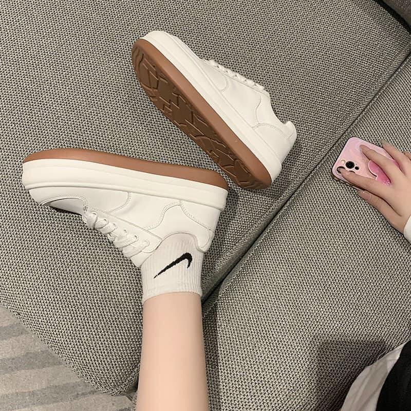 đôi tất vớ Ni ke đen trắng thể thao Unisex