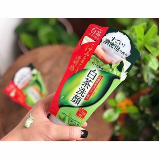 Sữa rửa mặt trà xanh Nhật Bản Rohto Green Tea Foam