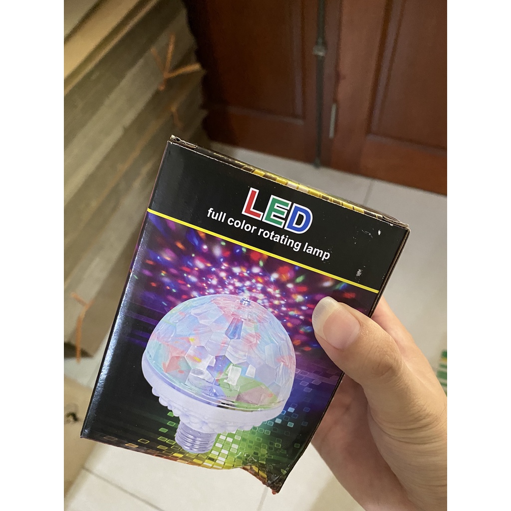 ĐÈN LED NHÁY TRANG TRÍ XOAY 360 PHA LÊ 7 MÀU
