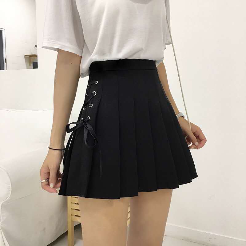 Chân váy xếp ly đan dây hông năng động có quần trong có khóa kéo sau hông
