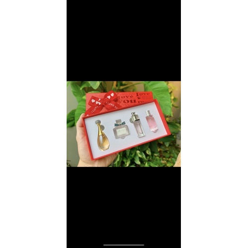 (Chính hãng)𝐒𝐞𝐭 𝐧𝐮̛𝐨̛́𝐜 𝐡𝐨𝐚 𝐪𝐮𝐚̀ 𝐭𝐚̣̆𝐧𝐠 𝐃𝐢𝐨𝐫 𝟒 𝐜𝐡𝐚𝐢 𝐦𝐢𝐧𝐢 (Sẵn) | Thế Giới Skin Care