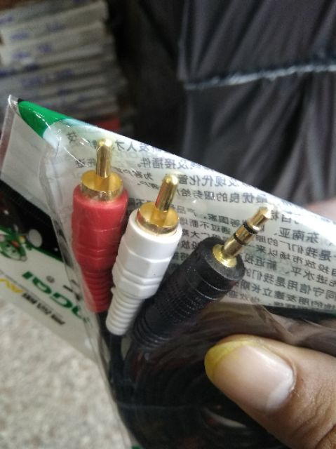 Dây AV 1 ra 2 dài 1.8m