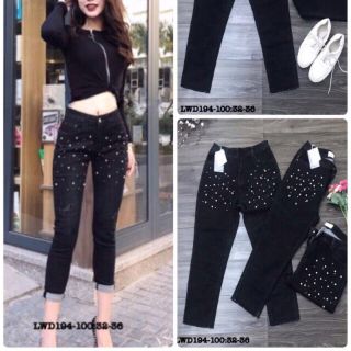 Quần jeans đính cườm